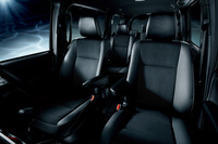 「ヴォクシーZS“煌 Ⅲ”」のインテリア。専用シート表皮の採用で高級感をアップしたという。