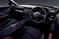 「スバルBRZ STI Sport」のインストゥルメントパネル。