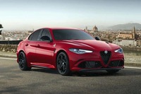 アルファ・ロメオ車の登録台数は、前年比-30.5%。一年間の登録台数は1627台にとどまった。写真は、2022年8月に44万円値上げされた「ジュリア2.9 V6バイターボ クアドリフォリオ」。