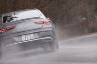 テストドライブの始まりは雨。図らずも「オールシーズンマックス エーエスワン」のウエット性能を存分に体感することができた。