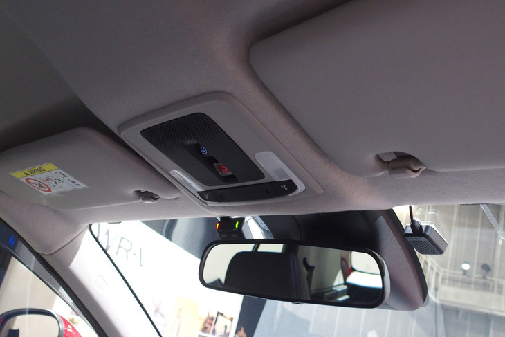 ホンダWR-V(ルーフコンソール)