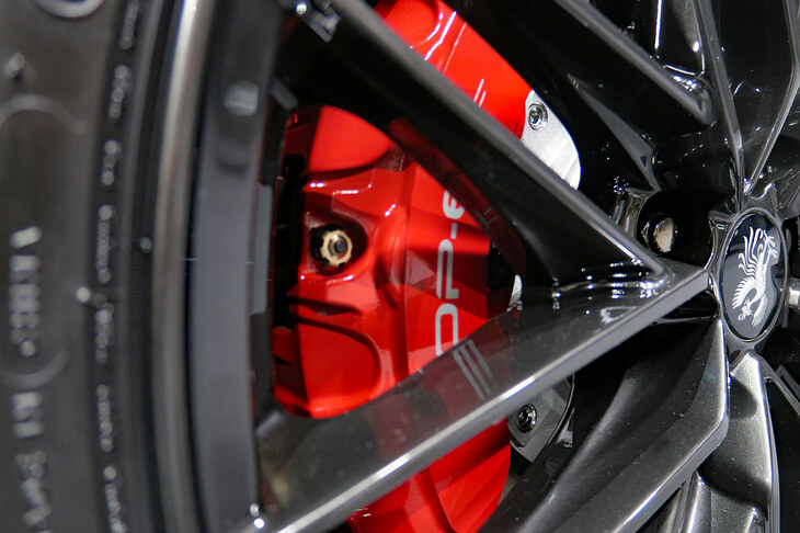 トヨタ・センチュリーGRMN(フロントブレーキキャリパー)