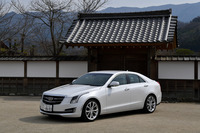 最初に試乗したのは、キャデラックのラインナップでは最もコンパクトな「ATSセダン プレミアム」。Dセグメントセダンにあたり、「メルセデス・ベンツCクラス」や「BMW 3シリーズ」を直接のライバルとする。