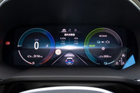 ルノーのコンパクトSUV「キャプチャー」に燃費22.8km/リッターのハイブリッドが登場の画像