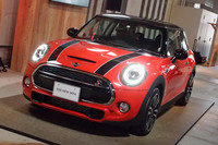 マイナーチェンジしたMINI 3ドア/5ドア/コンバーチブル発売