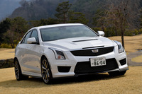 最後に試乗した「ATS-Vセダン スペックB」。最高出力470psの快速セダンでありながら、快適性能を犠牲にしていない。