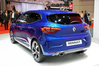 従来モデルよりディテールをつくり込むことでプレミアム感を出しつつ、どこからどう見ても「ルーテシア」に見える意匠となっている。