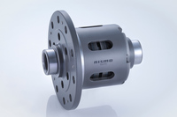 機械式LSDは普段使いでの不快な作動音を抑えつつ、高速コーナーなどでの走行安定性を高めることを意図して開発。イニシャルトルクは14.7N・m(1.5kgf・m)、作動方式は2WAY、プレート枚数は12枚、カム角度はドライブ側、コースト側ともに20°となっている。(写真:NISMO)