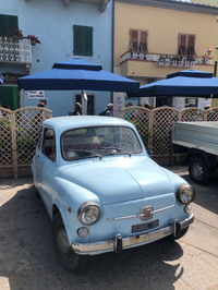 「フィアット600」。2018年にジーリオ島にて。