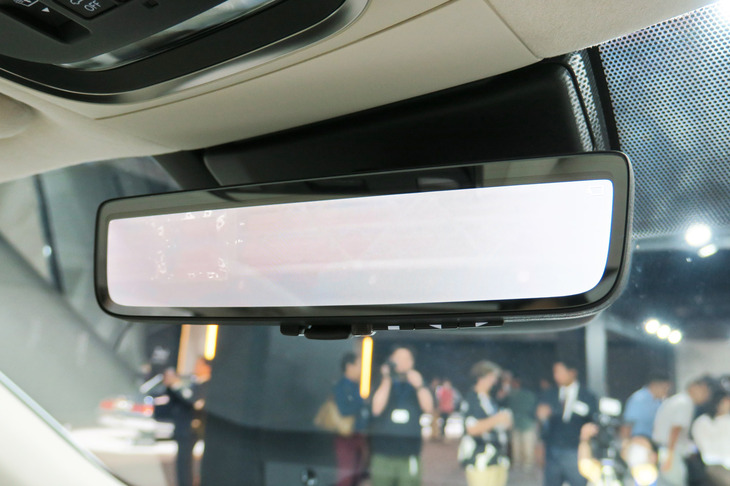 トヨタ・センチュリー(デジタルルームミラー)