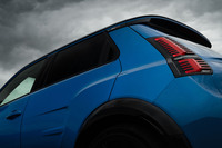 リアドアのオープナーはウィンドウエリアに隠されている。ここは「ルーテシアR.S.」(というかルーテシア)と同じだ。