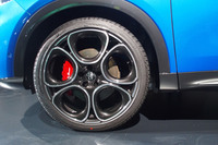 導入記念モデル「Edizione Speciale(エディツィオーネ スペチアーレ)」には、専用デザインの20インチホイールが装備される。