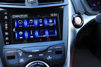 ホンダ純正のインターナビは標準装備。Apple CarPlayやAndroid Autoをはじめ、スマートフォンとの連携機能も充実している。
