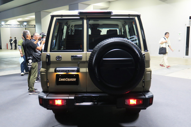 トヨタ・ランドクルーザー“70”(リア)