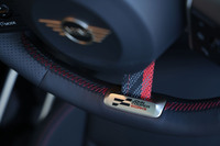 「ジョンクーパーワークス」は、MINIブランドのハイパフォーマンスモデルを取り扱うサブブランド。1960年代にモータースポーツ界を席巻したジョン・クーパーの名前がその由来である。