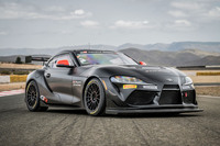 2025年シーズンのモータースポーツ参戦用車両として2024年8月に発売された「GRスープラGT4 EVO2」。価格は20万2000ユーロ(1ユーロ162円換算で約3270万円)。多田さんは、同モデルで培われた技術が今回の“A90ファイナルエディション”に注がれたとみている。