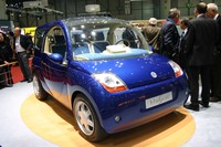 2005年3月、ジュネーブモーターショーにボロレが展示した「ブルーカー プロトタイプ」。