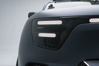 親しみの持てるデザインのヘッドランプ。「コンセプト#5」の前では、新型の「MINIカントリーマン」はミニサイズに思えてくる。