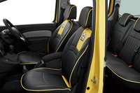 「ルノー・カングー」にペットとのお出掛けが楽しめる限定車の画像