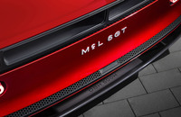 「McL 6GT」のリアエンブレム。