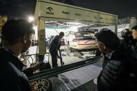 「プジョー106」効果かどうかは知らんけど、日本でのファンが増えた感じのカエタン・カエタノビッチ。サービスには常に人だかりが。