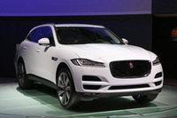 ジャガーが初のSUV、F-PACEを披露【東京モーターショー2015】