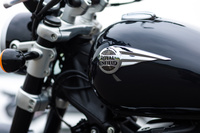 ロイヤルエンフィールドが「スーパーメテオ650」を日本に導入 排気量650cc級のクルーザーモデルの画像