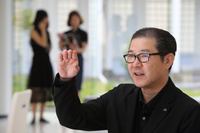 「CX-3」の主査を務める商品本部の冨山道雄(とみやま みちお)氏。