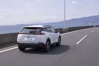高速道路での優れた直進性が印象的だった「プロクセスCL1 SUV」。非対称パターンはこうした面でも効いている。