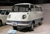 マツダ本社のミュージアムに展示されている1968年「ボンゴ1000バン」。エンジンが「ファミリア1000」用の987ccに換装されている。