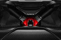 リアミドに搭載される3.5リッターV6ツインターボエンジンは、最高出力529PS、最大トルク600N・mを発生。標準モデルよりもパワーが22PS、トルクが50N・mアップし、システム最高出力は610PS、同最大トルクは667N・mとなった。