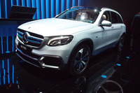 燃料電池を搭載するメルセデス・ベンツのプラグインハイブリッド車「GLC F-CELL」。