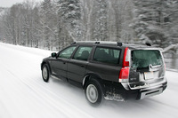 ミラーは「XC90」と同じサイズに拡大された。表面には親水処理が施されており、後方視界は良好。