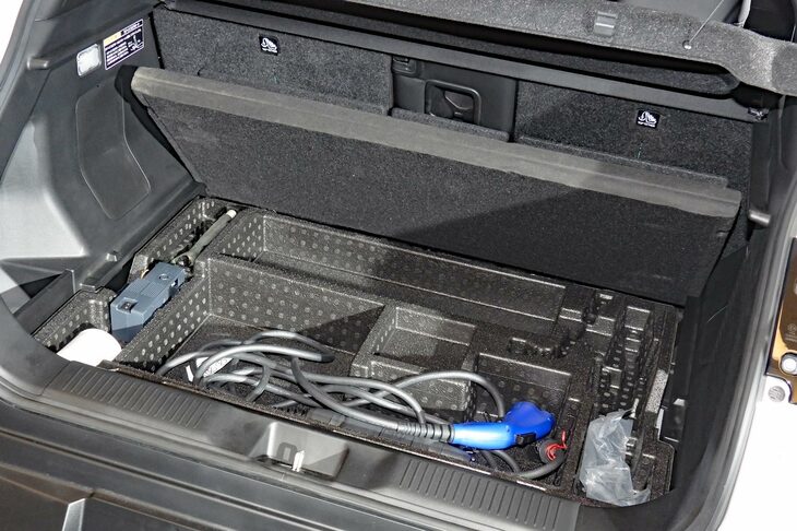 スズキeビターラZ(床下収納)