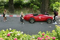 1954年「マセラティ250F」。最高速は290km/hと紹介されている。写真に収めるビジターが絶えなかったところからして、こうした戦後グランプリカーも“映(ば)え効果”ありとみた。