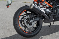 タイヤサイズは前が110/70ZR17、後ろが150/60ZR17。コンチネンタルのロードスポーツ用タイヤが装着されていた。