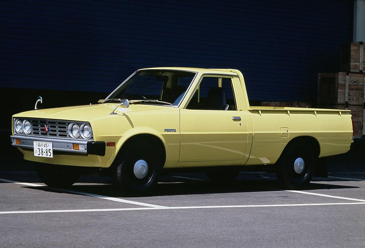 1978年「三菱フォルテ」。最大積載量1t級では、乗用車(初代「ギャランΣ」)風の顔つきを持った最後の国産小型ボンネットトラックにして、「トライトン」のルーツとなる。