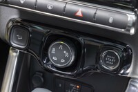 路面状況に合わせてパワートレインやブレーキを統合制御する「グリップコントロール」はパッケージオプションに含まれている。