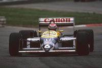 ネルソン・ピケがドライブする「FW11B」。1987年はチームメイトとの戦いを制したピケがドライバーズタイトルを獲得。ウィリアムズも、コンストラクターズタイトルを連覇した。