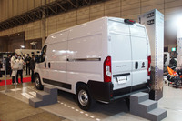 2172mmの室内高を誇る「デュカトL3H3」。全6種類のボディーカラーが設定されている。