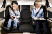 1978年には世界で初めて車内設置型のチャイルドクッションを開発。チャイルドセーフティーの先駆者としても貢献してきた。