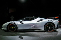 フェラーリが「SF90 XXストラダーレ」を日本初公開 799台限定のスペシャルモデルの画像