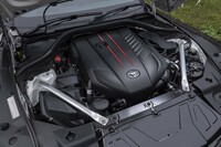 フロントに積まれるBMW謹製の3リッター直6ターボエンジン。初期型で340PSだった最高出力は387PSにアップしている。