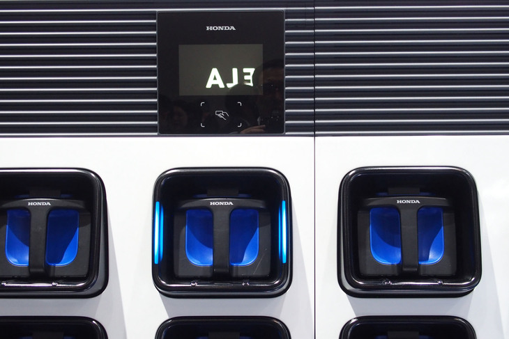 モバイルパワーパック・イー バッテリー交換ステーション