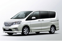 2010年に登場した4代目「日産セレナ」。