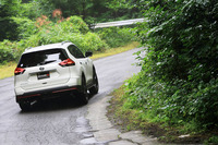 スポーツサスペンションキットは、ガソリンエンジン車用とハイブリッド車用とでセッティングが異なる。価格は同じ10万8000円となっている。