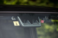 3年半ぶりに刷新されたステレオカメラ。認識処理を変更することで検知能力を向上させたほか、イメージセンサーの変更により撮像性能も改善。夜間の歩行者への対応も可能とした。