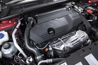 「アリュール」のパワーユニットは最高出力180PS、最大トルク250N・mの1.6リッター直4ターボエンジン。搭載するエンジンに応じてサスペンションのセッティングも変更される。