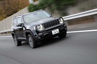 駆動用リチウムイオンバッテリーの容量は11.4kWh。モーターだけでの最大航続可能距離は48.0km/h(WLTCモード)、最高速は130km/hと公表されている。