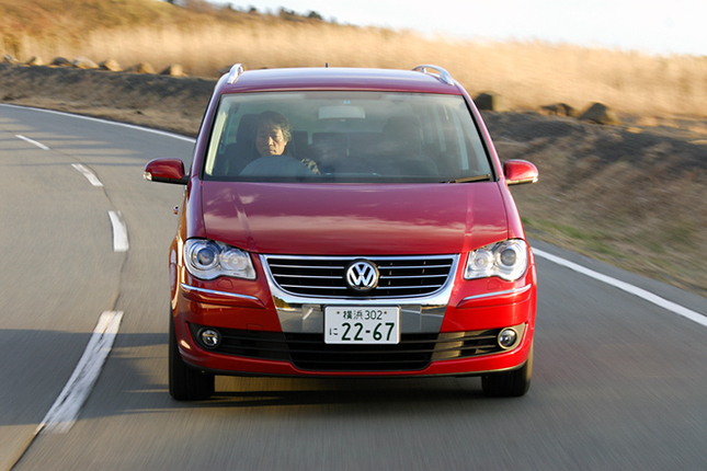 【スペック】トレンドライン:全長×全幅×全高=4420×1795×1660mm/ホイールベース=2675mm/車重=1600kg/駆動方式=FF/1.4リッター直4DOHC16バルブインタークーラー付きターボ+スーパーチャージャー(140ps/5600rpm、22.4kgm/1500-4000rpm)/価格=275万円(テスト車=302万9610円/MMS=25万2000円/ETC=2万7610円)